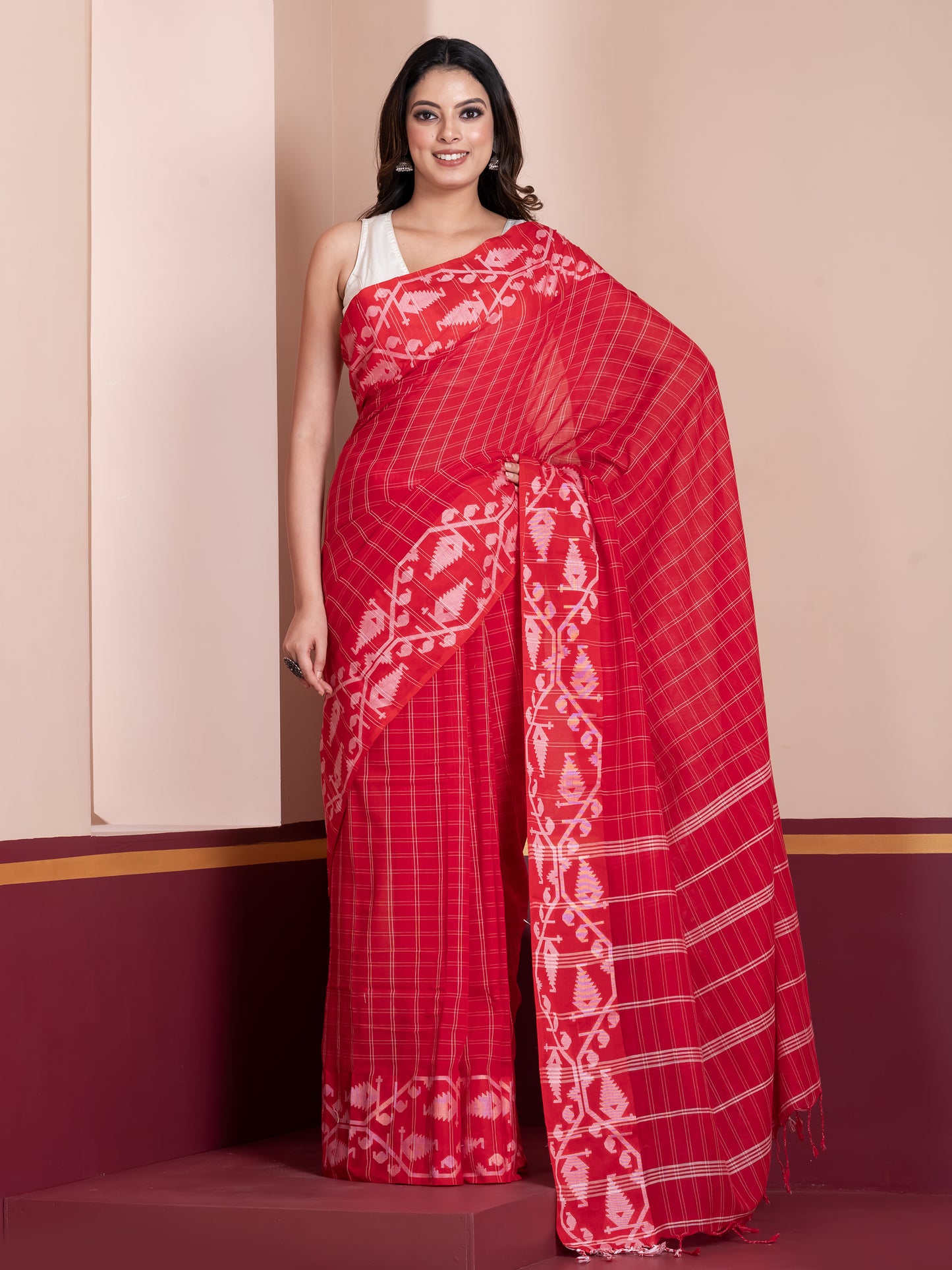 sada lal par saree,lal par sada saree look,lal par saree,lal par sada saree cotton,lal sada saree,sada saree,laal paar saree,sada saree lal par,lal par sada saree price,lal par sada saree handloom