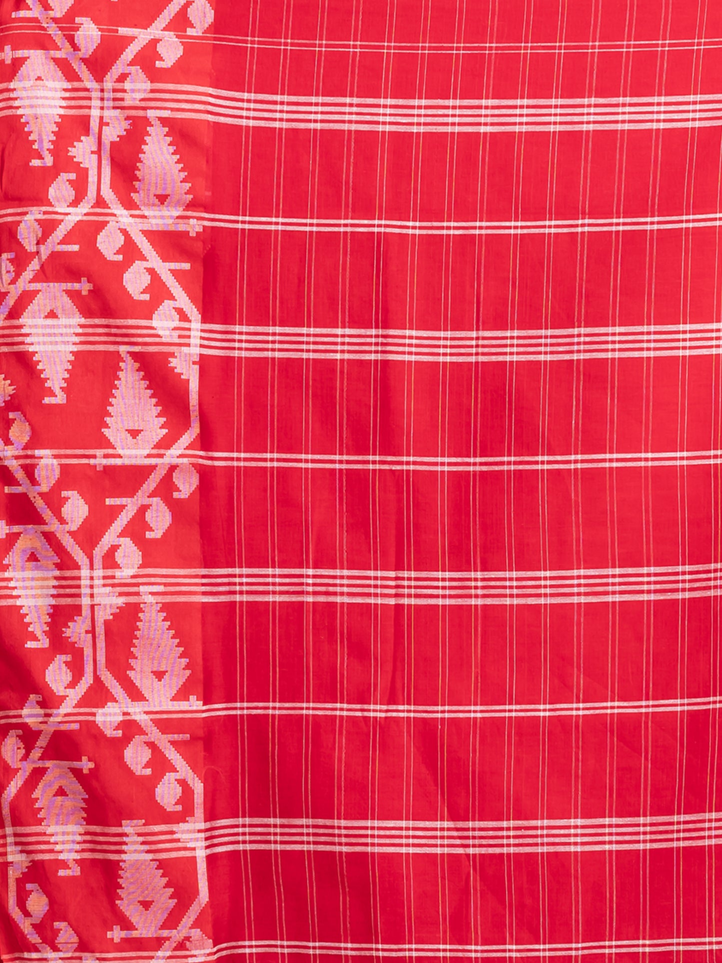 Lost in Red ( Jamdani Paar Saree )