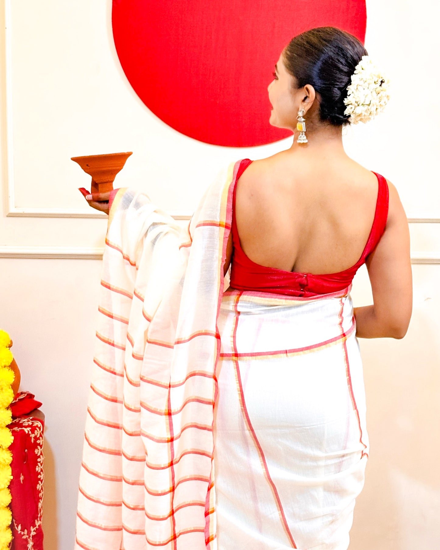 Bijoya (Laal Sada Saree)