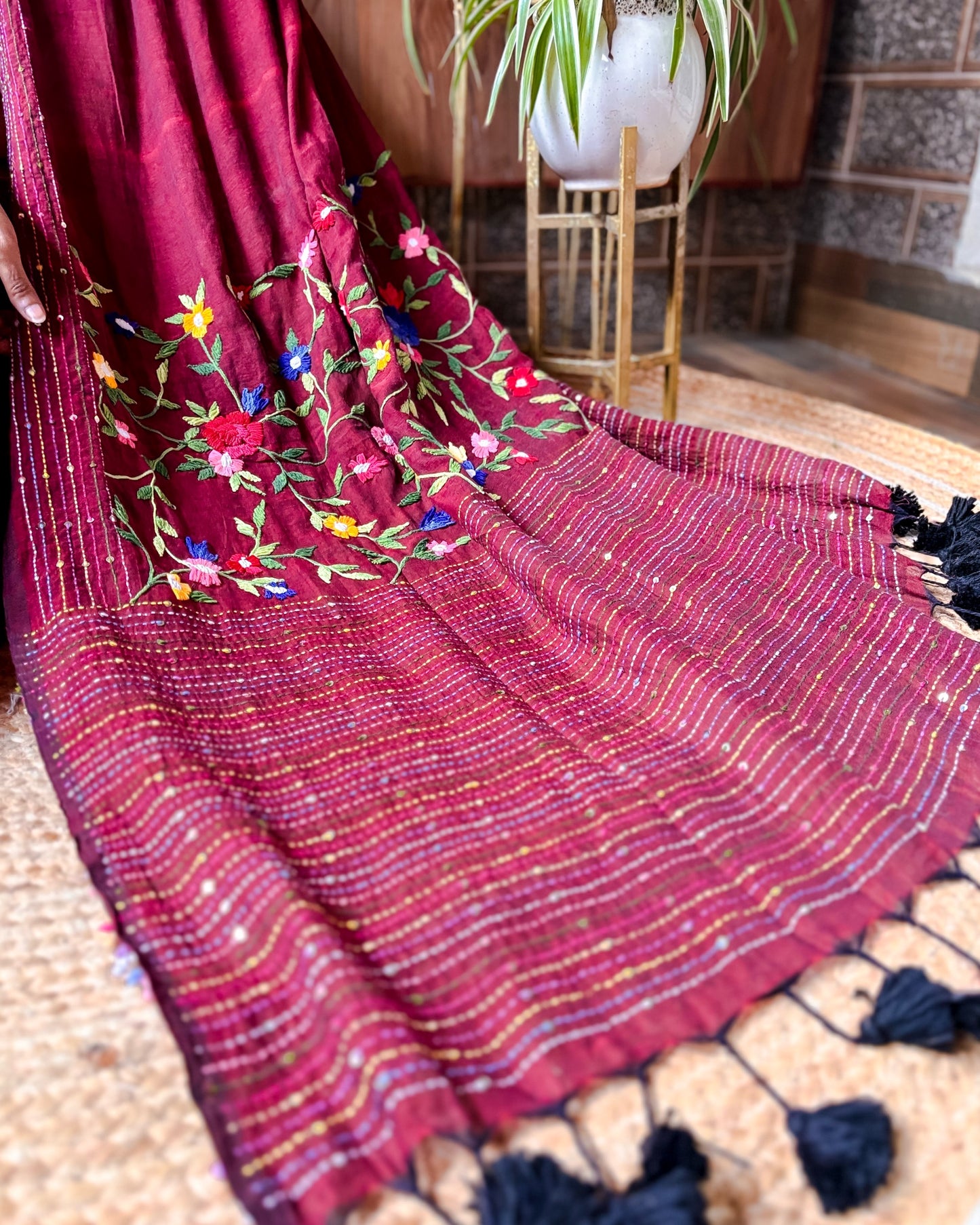 Soft and Comfortable maroon mulmul cotton saree with thread work