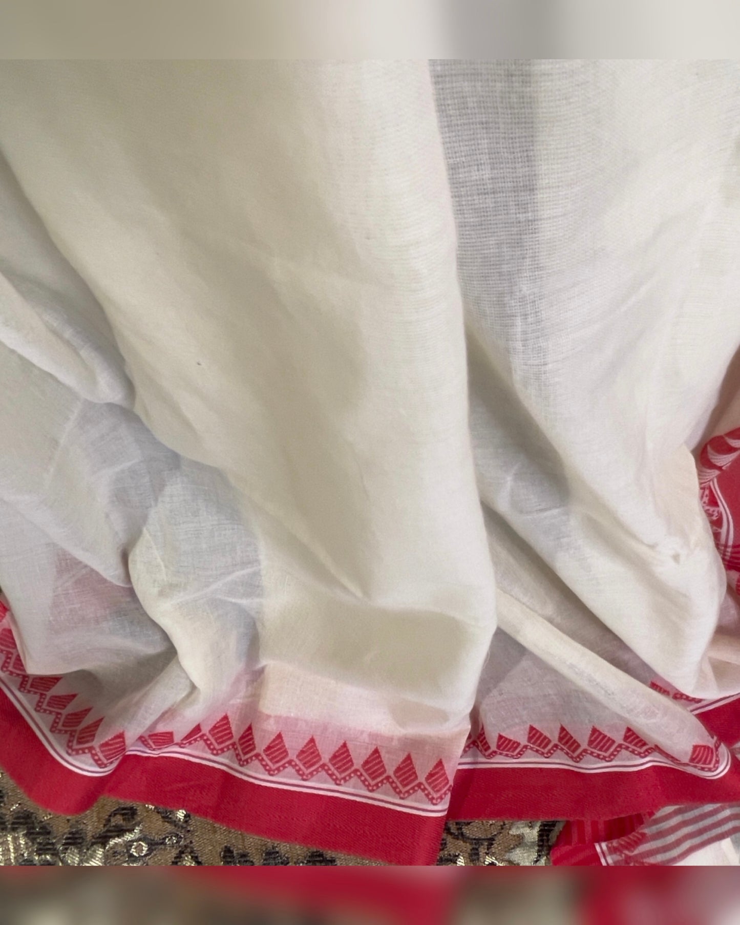 Soft and Comfortable Durga Puja Navaratri Red and White Mulmul Cotton Saree Collection