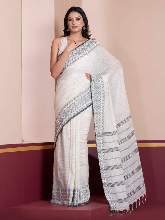 Lost in Stripes ( Jamdani Paar Saree )