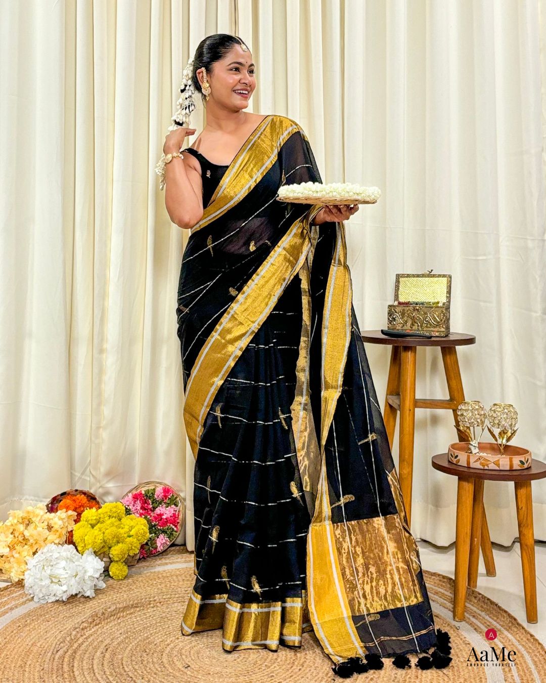 The Knight Parrot (Black mulmul saree)