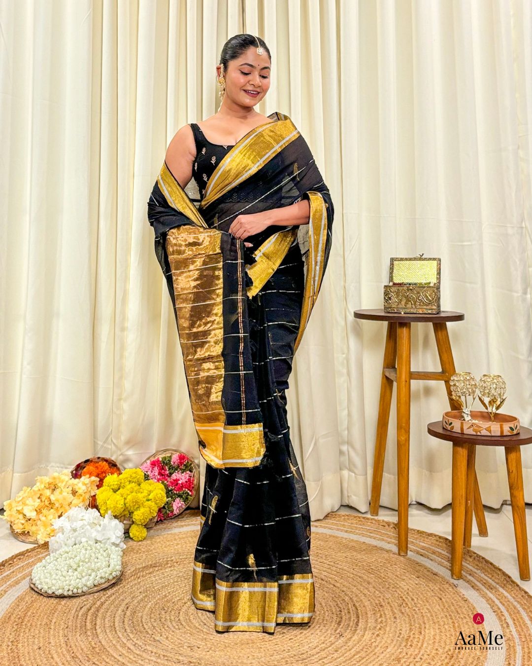 The Knight Parrot (Black mulmul saree)