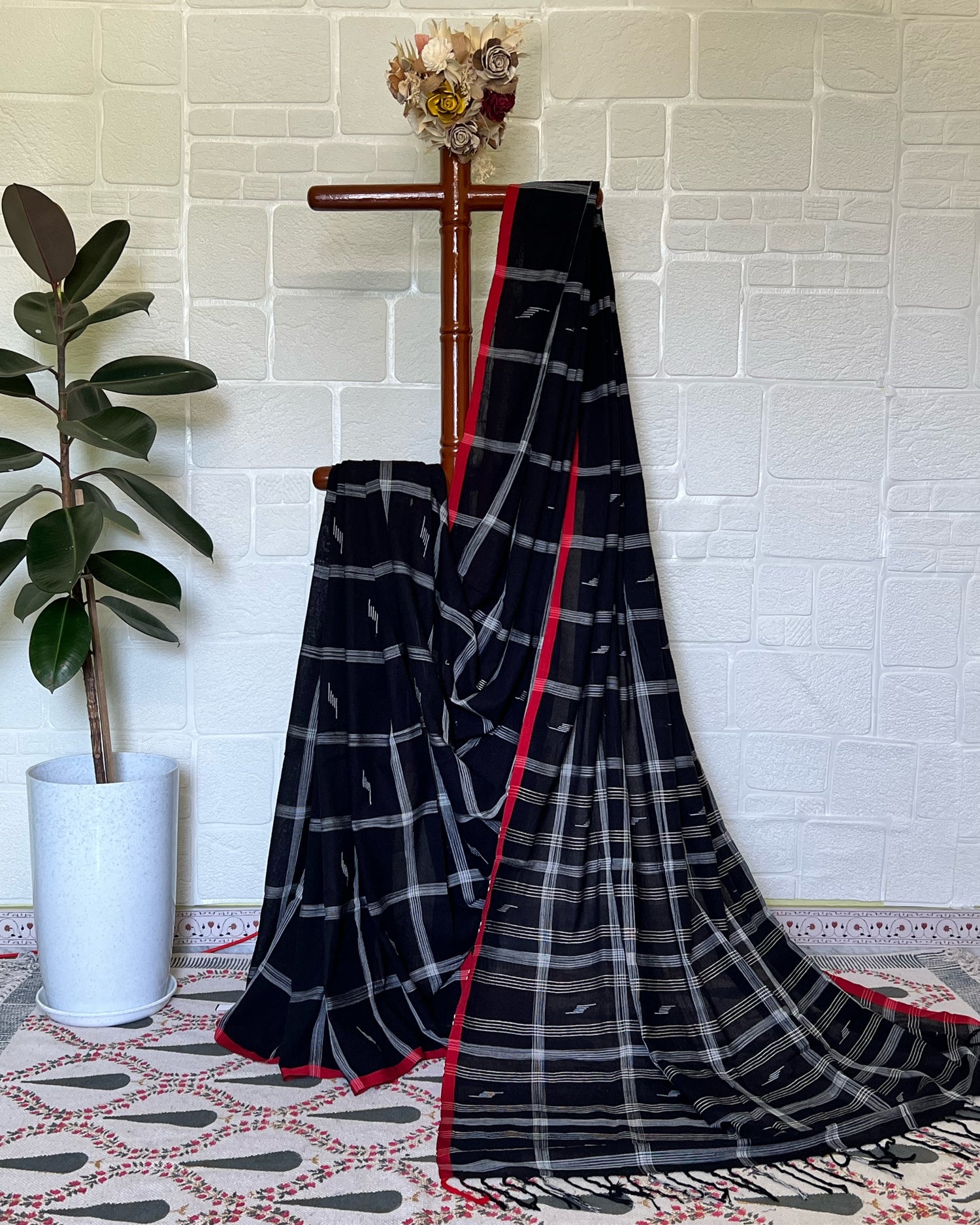 BLACK TAANT BENGAL HANDLOOM COTTON SAREE