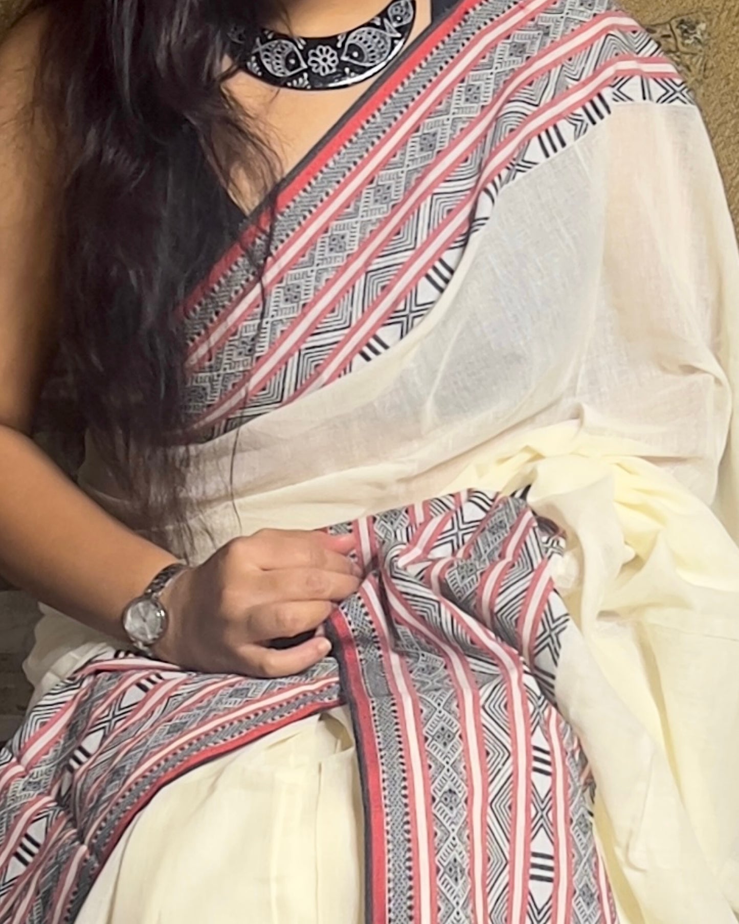 White Khaadi sari with black and red border for auspicious festivities and pujo- kalo laal sada