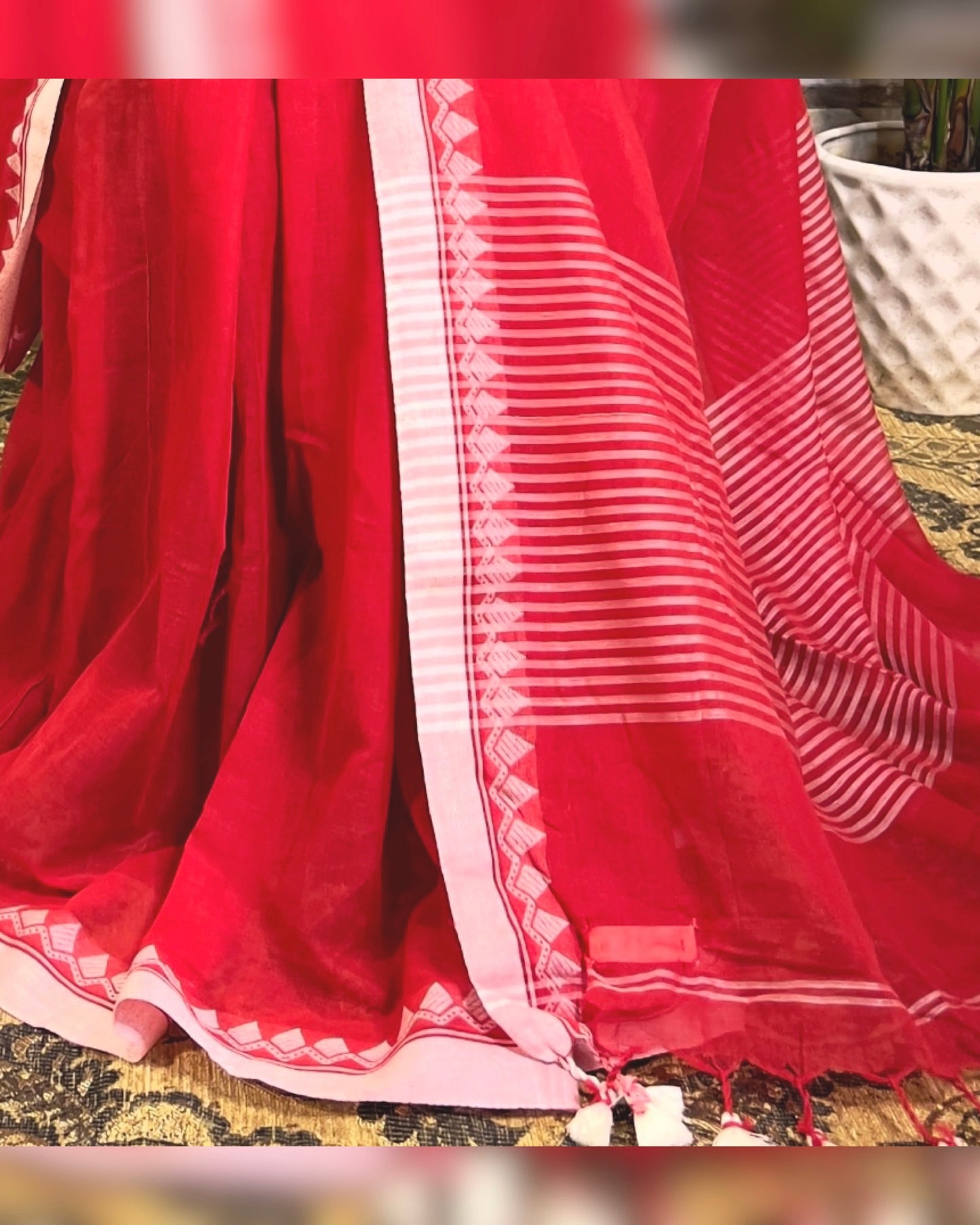 Soft and Comfortable Durga Puja Navaratri Red and White Mulmul Cotton Saree Collection