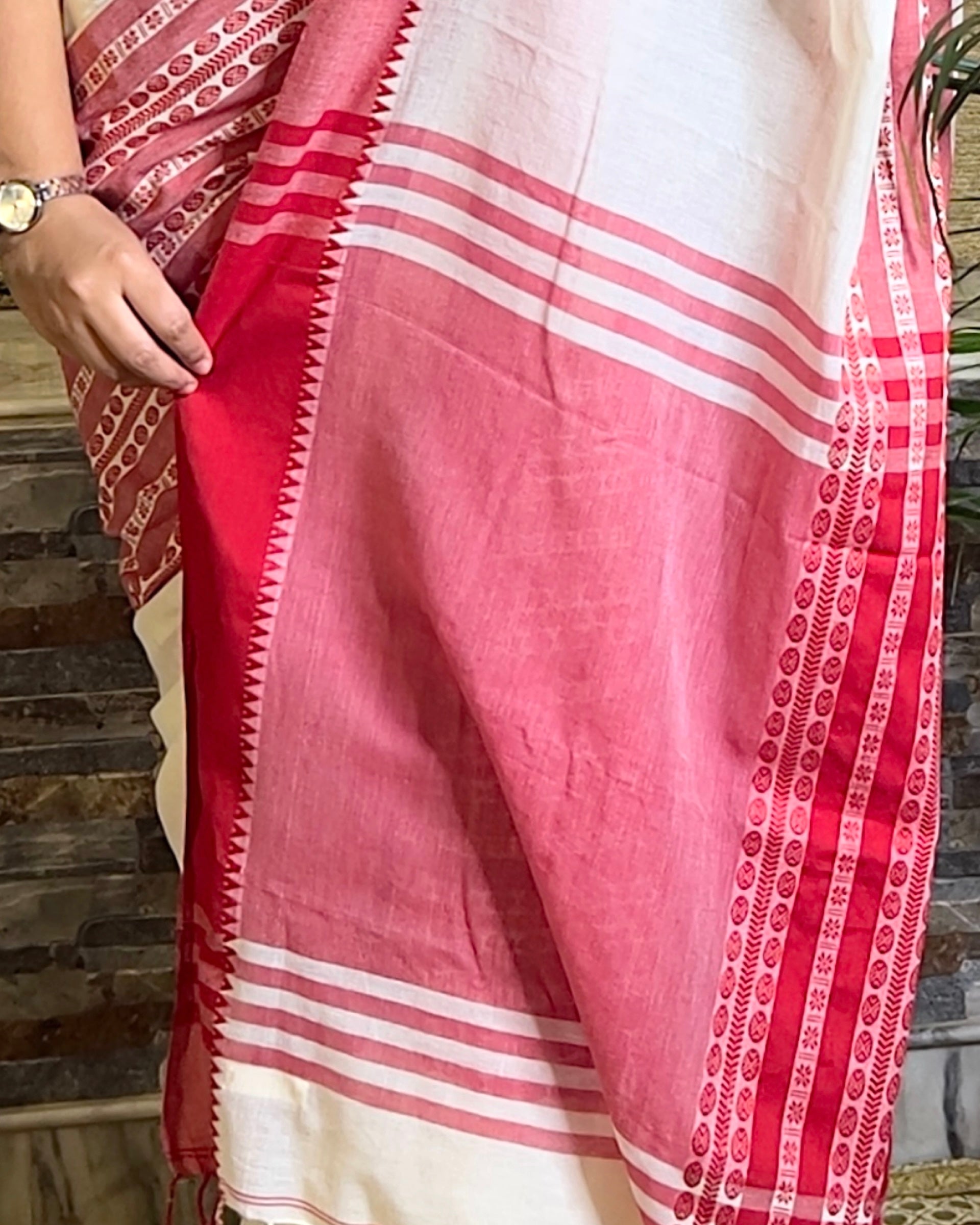 Buy Desh Bidesh Women's Traditional Bengal Tant Woven Lal Paar Sada Design  Pure Handloom Cotton Saree Without Blouse Piece Online at Best Price |  Distacart