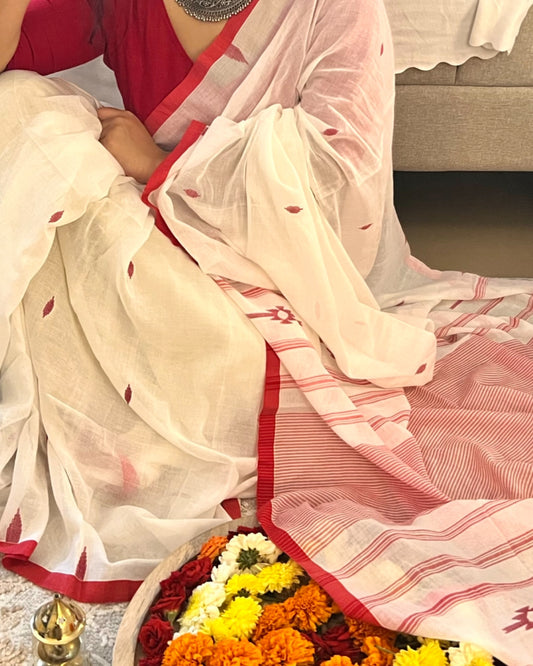 Bhabani (Laal Sada Saree)