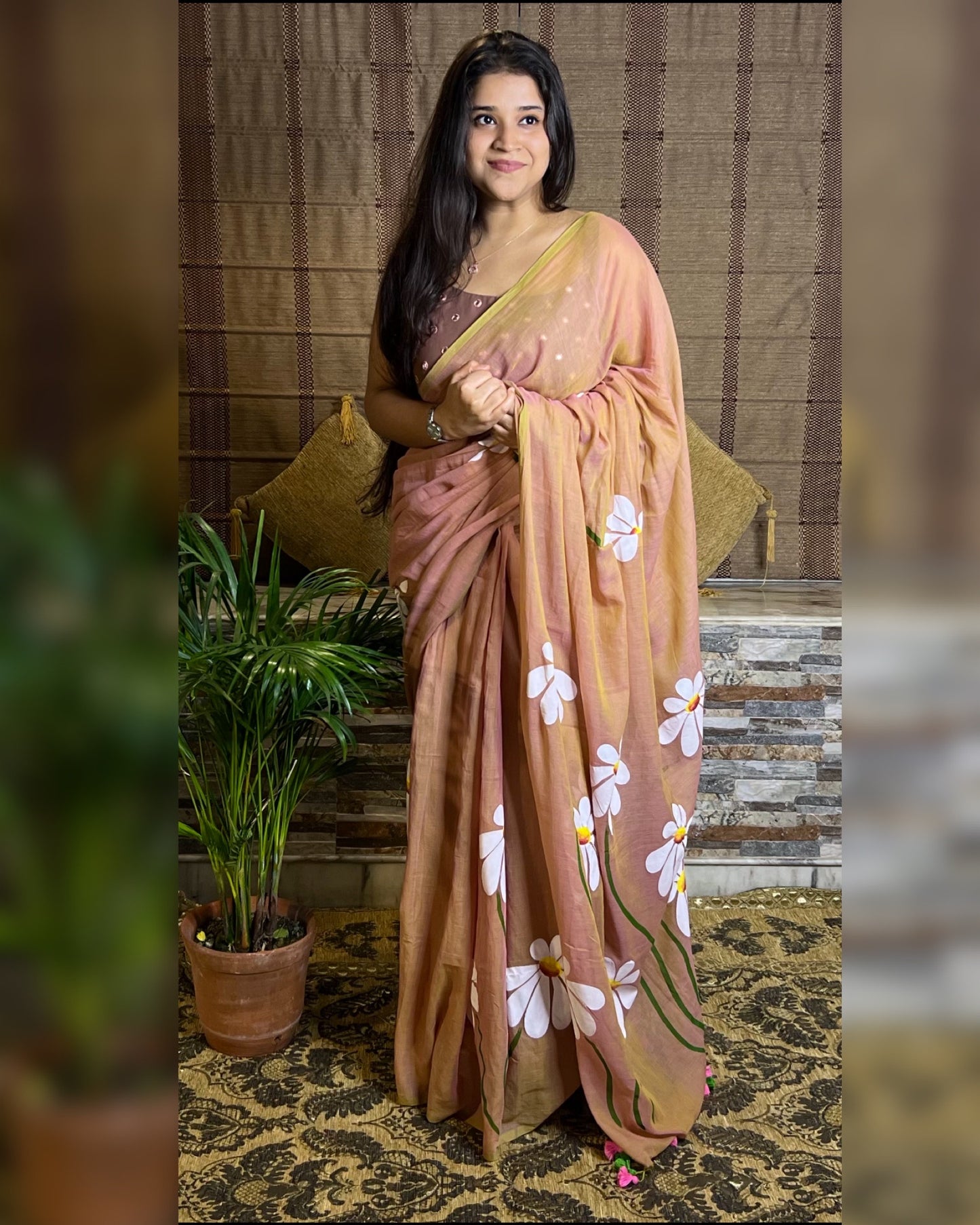 Soft and comfortable light weight dual tone beige and pink mulmul cotton saree with floral hand painting good for day time wear