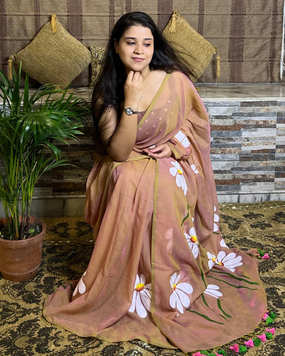 Soft and comfortable light weight dual tone beige and pink mulmul cotton saree with floral hand painting good for day time wear