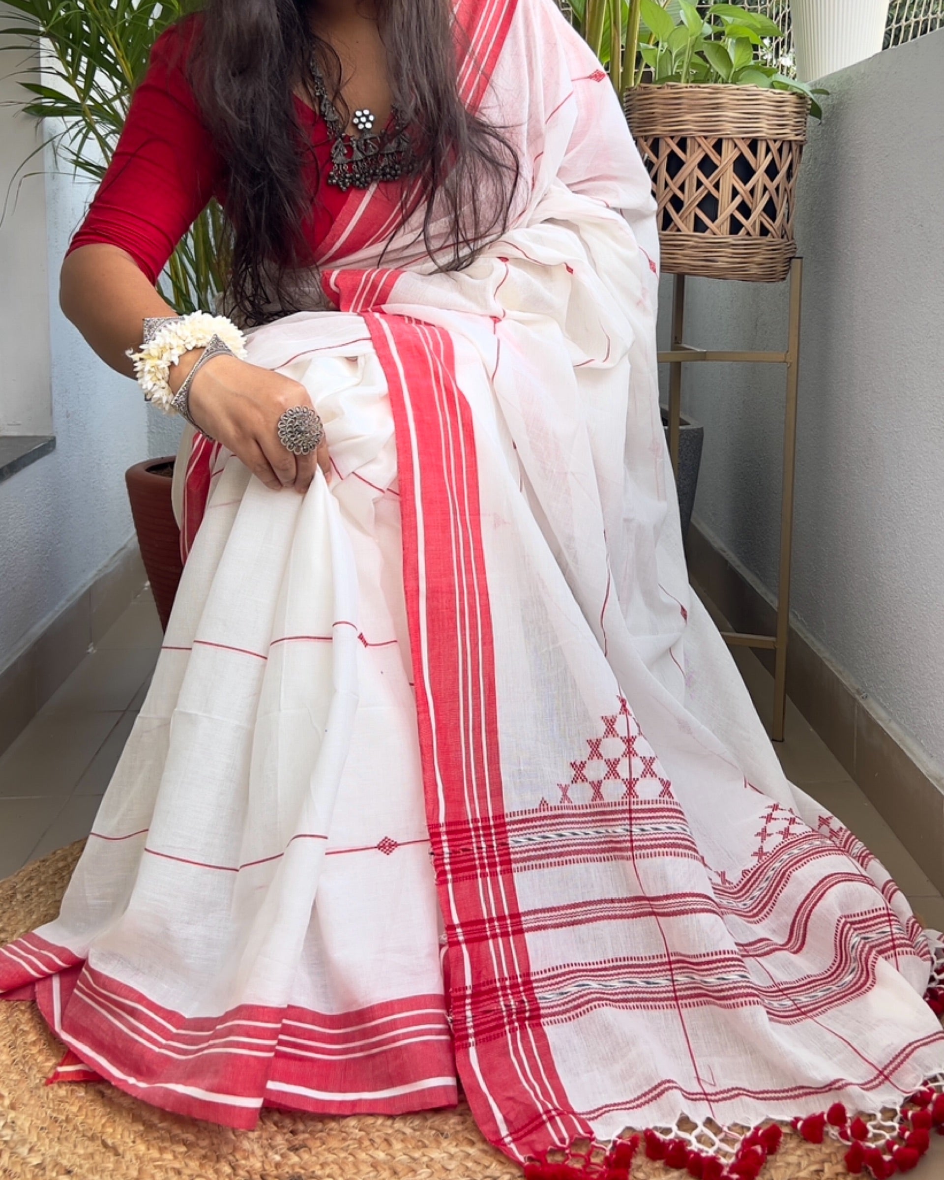 Soft and Comfortable Durga Puja Navaratri Red and White Handloom Cotton Saree Collection