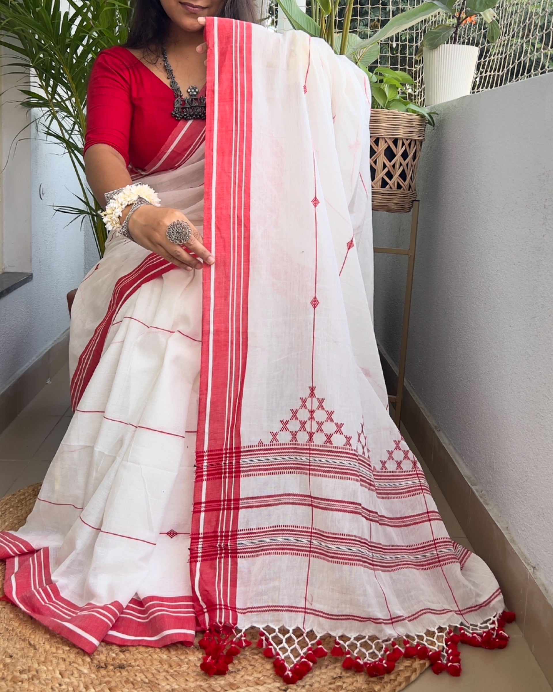 Soft and Comfortable Durga Puja Navaratri Red and White Handloom Cotton Saree Collection